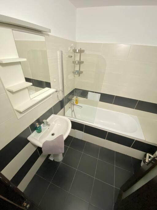 Green Apartment 43 Bucureşti Eksteriør bilde